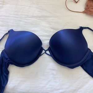 Victoria secret bombshell